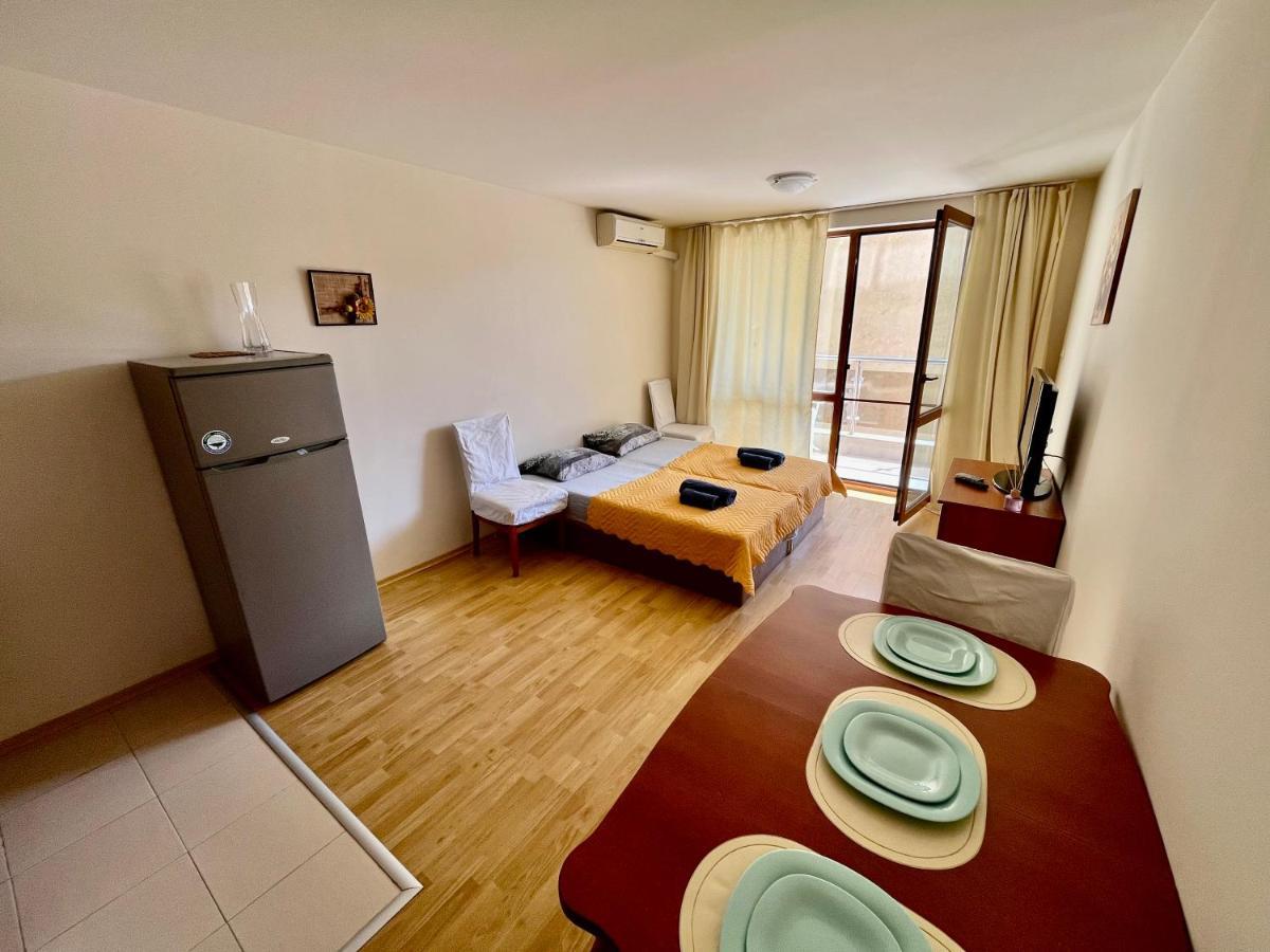 Alexandr Apartments Vigo Nesebar Exteriör bild