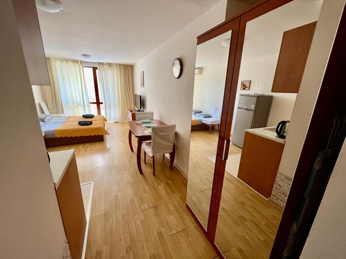 Alexandr Apartments Vigo Nesebar Exteriör bild
