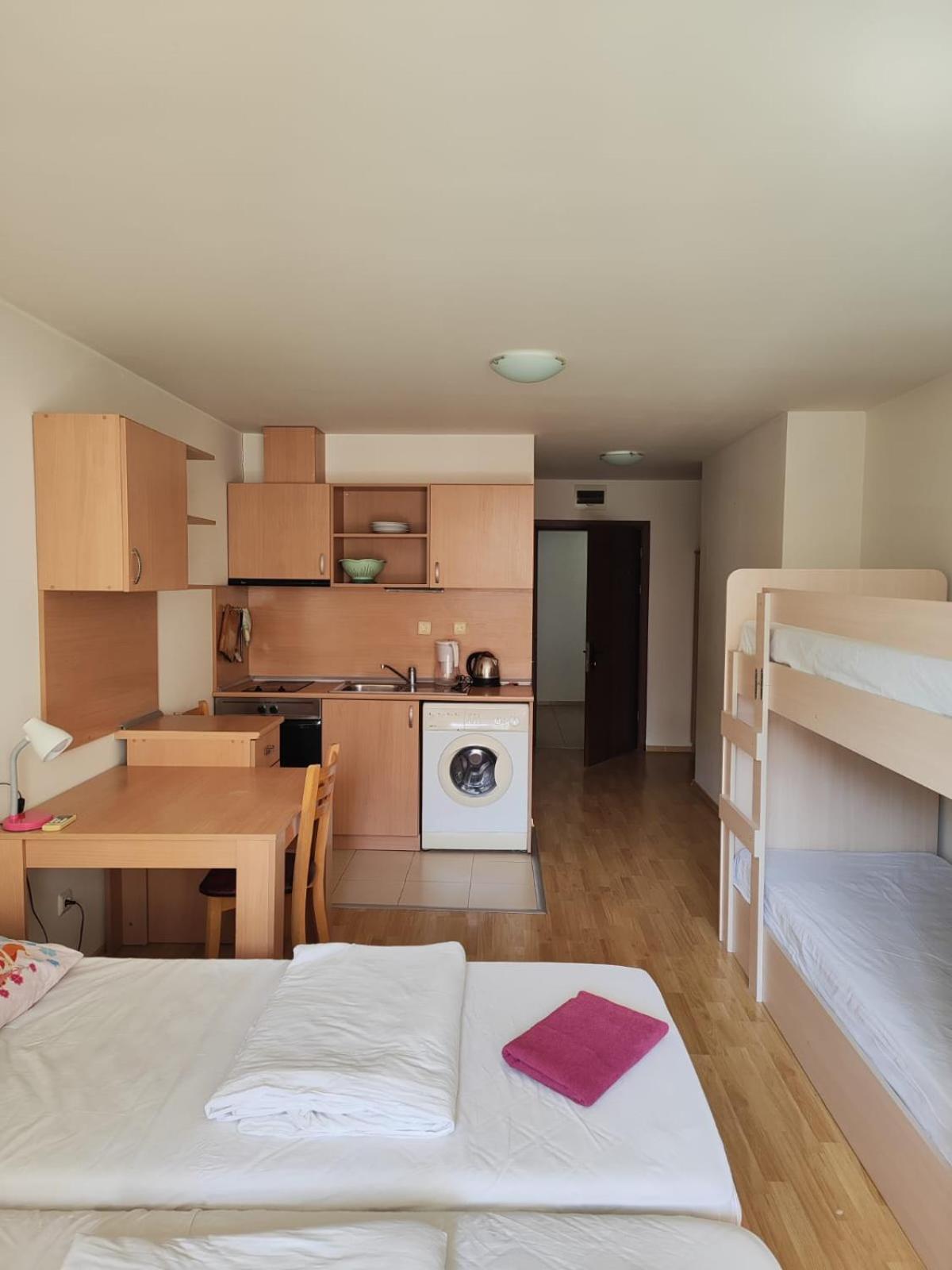 Alexandr Apartments Vigo Nesebar Exteriör bild